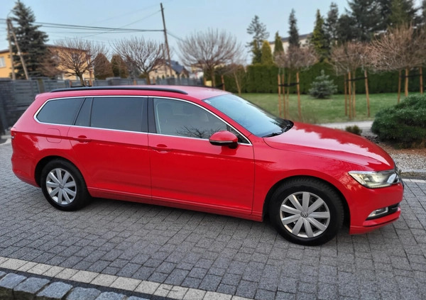Volkswagen Passat cena 56600 przebieg: 151000, rok produkcji 2018 z Jordanów małe 326